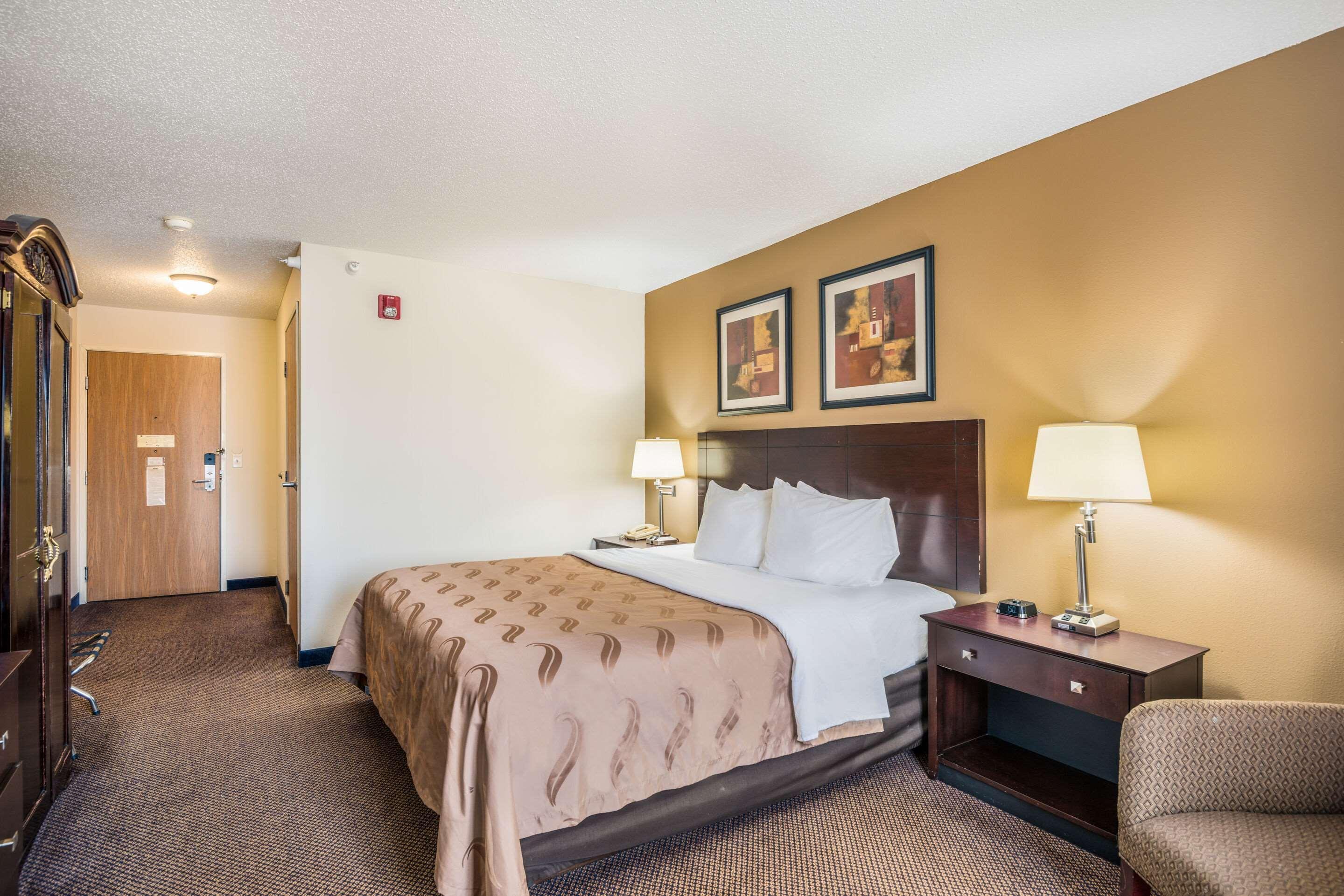 Quality Inn & Suites Eldridge Davenport North Ngoại thất bức ảnh
