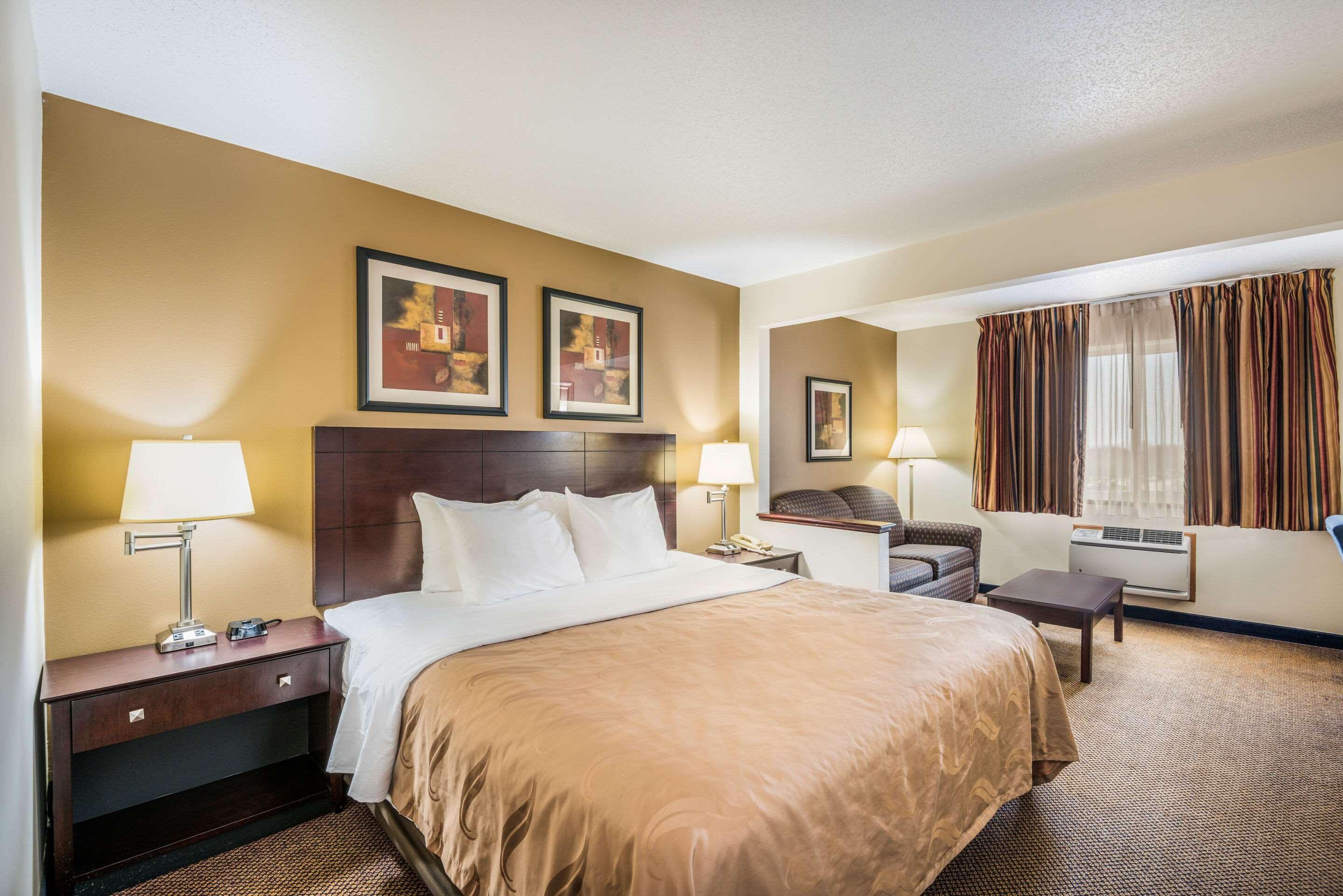 Quality Inn & Suites Eldridge Davenport North Ngoại thất bức ảnh