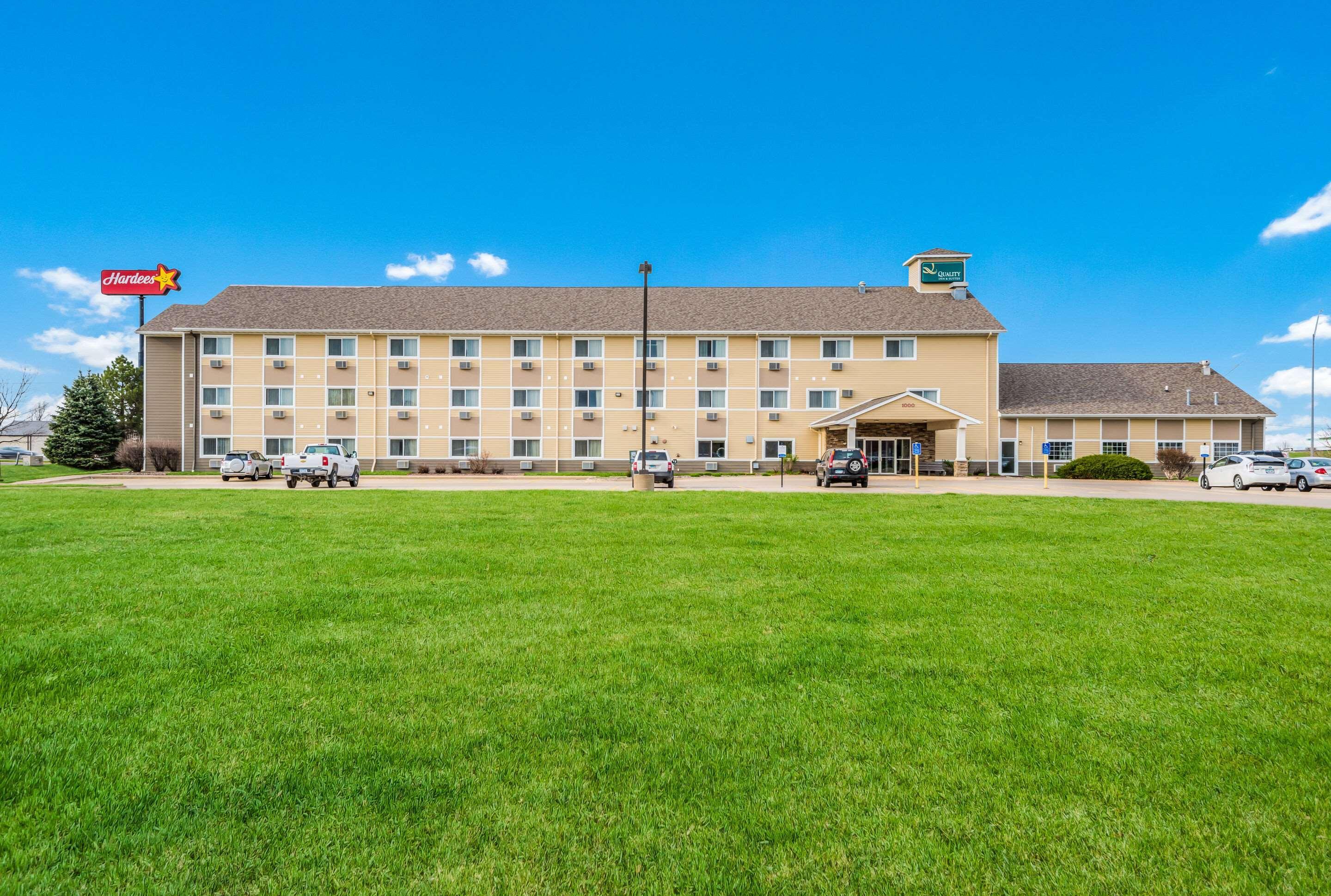 Quality Inn & Suites Eldridge Davenport North Ngoại thất bức ảnh