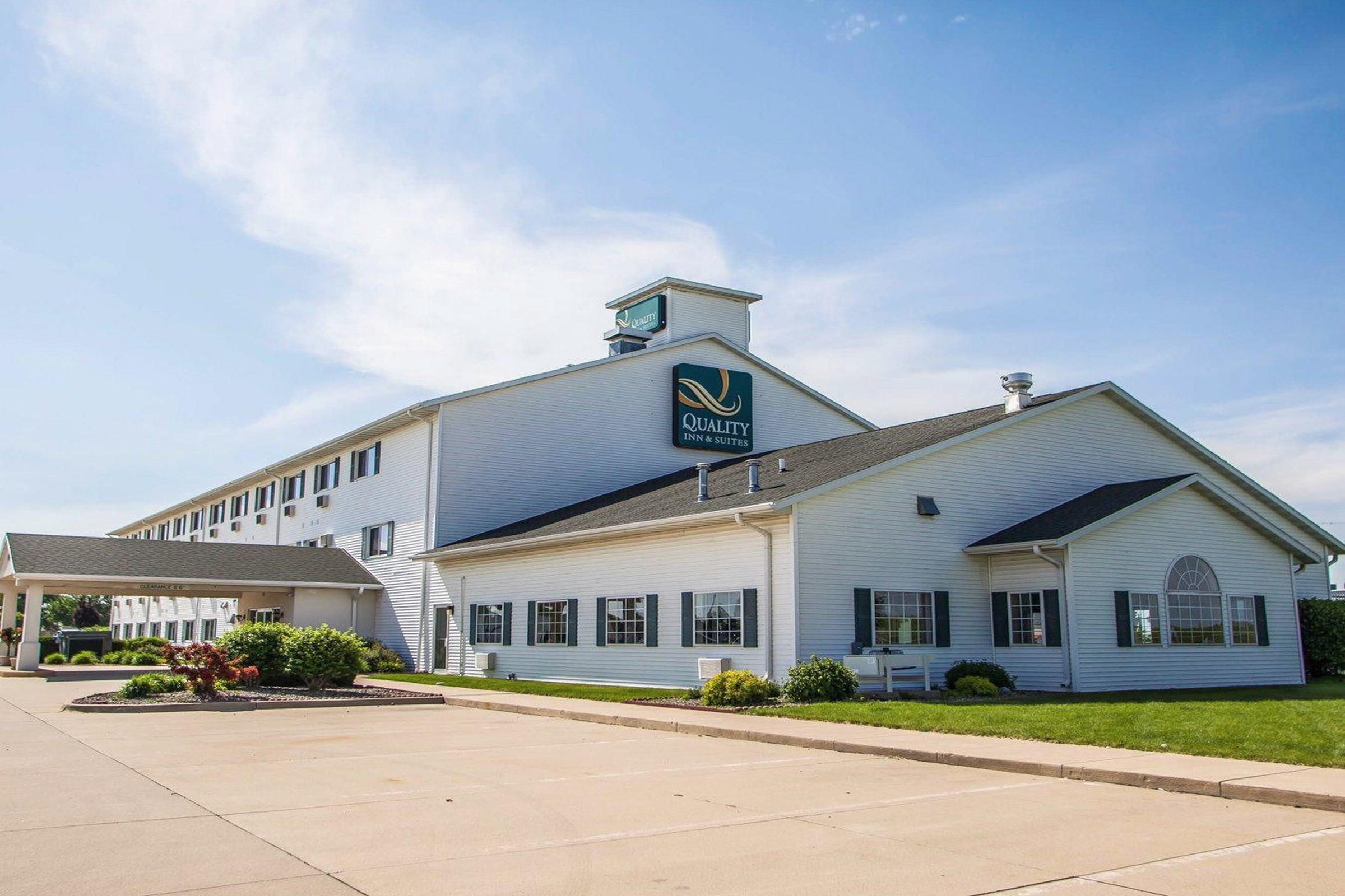 Quality Inn & Suites Eldridge Davenport North Ngoại thất bức ảnh