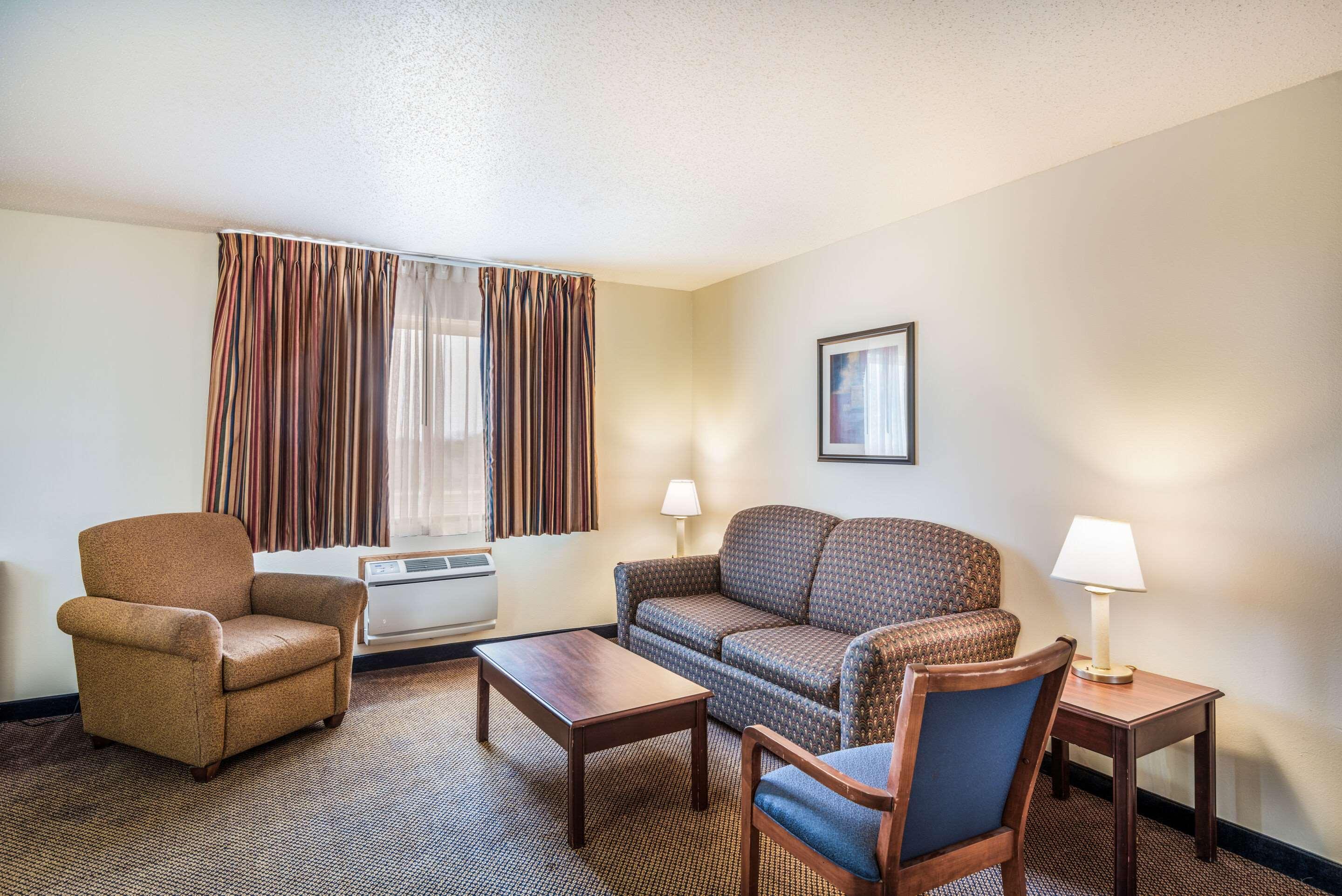 Quality Inn & Suites Eldridge Davenport North Ngoại thất bức ảnh