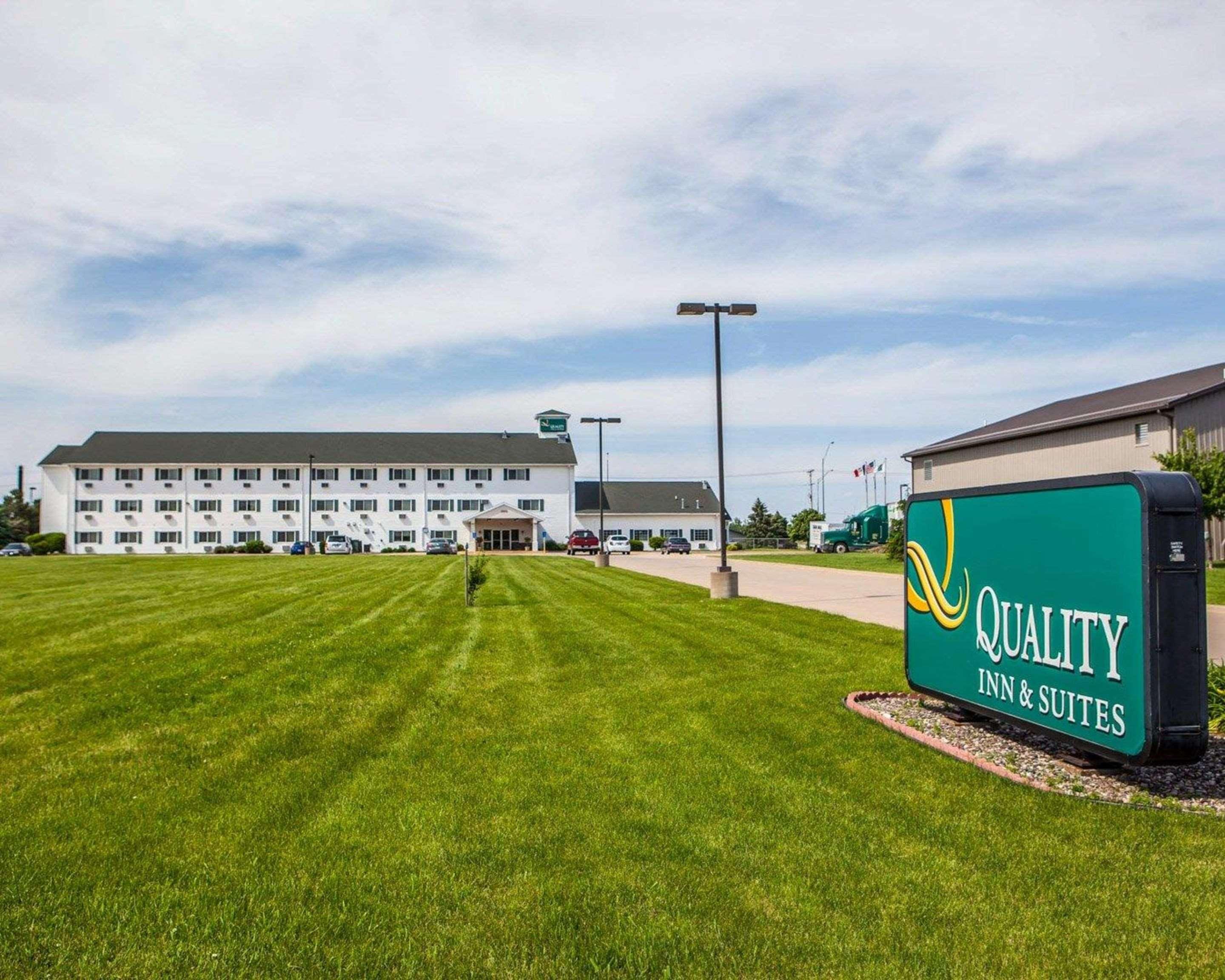 Quality Inn & Suites Eldridge Davenport North Ngoại thất bức ảnh