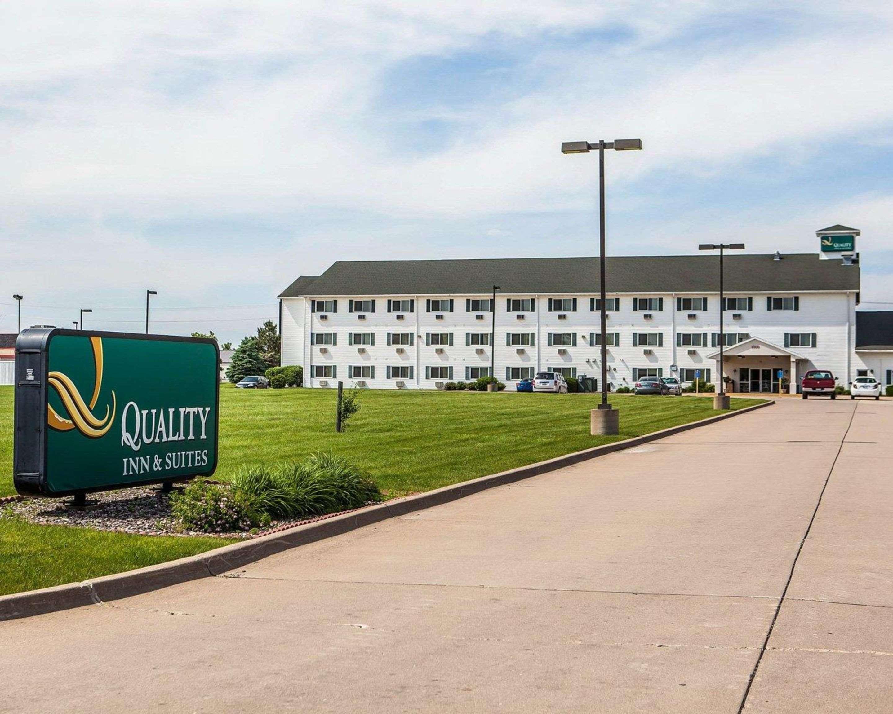 Quality Inn & Suites Eldridge Davenport North Ngoại thất bức ảnh