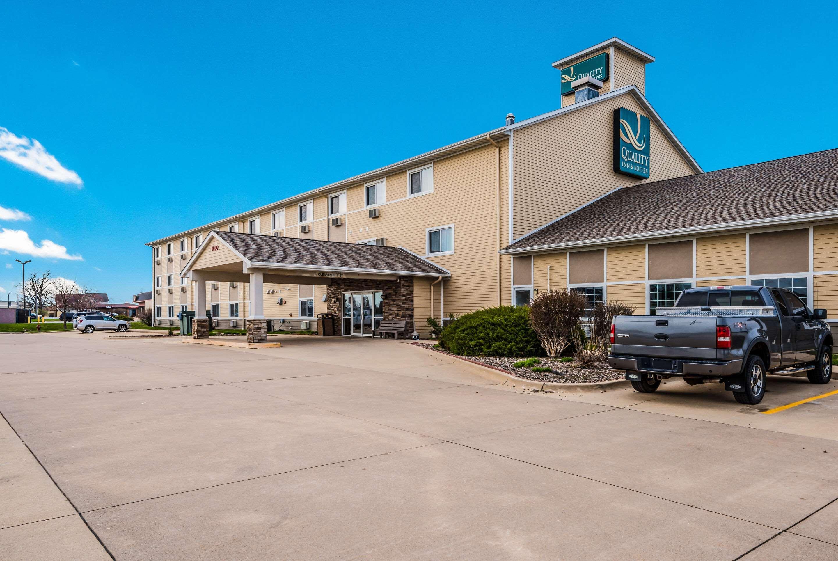 Quality Inn & Suites Eldridge Davenport North Ngoại thất bức ảnh