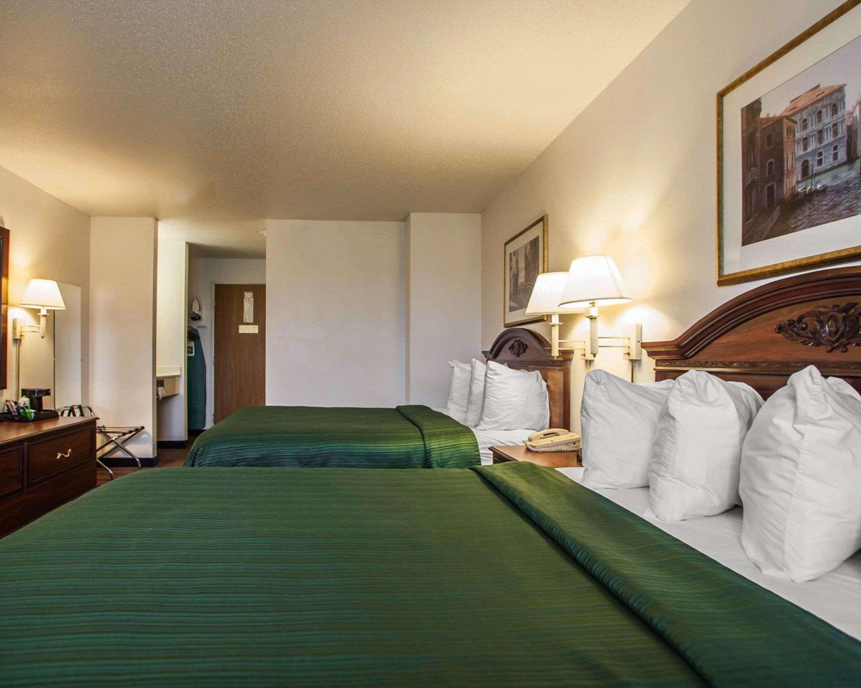 Quality Inn & Suites Eldridge Davenport North Ngoại thất bức ảnh