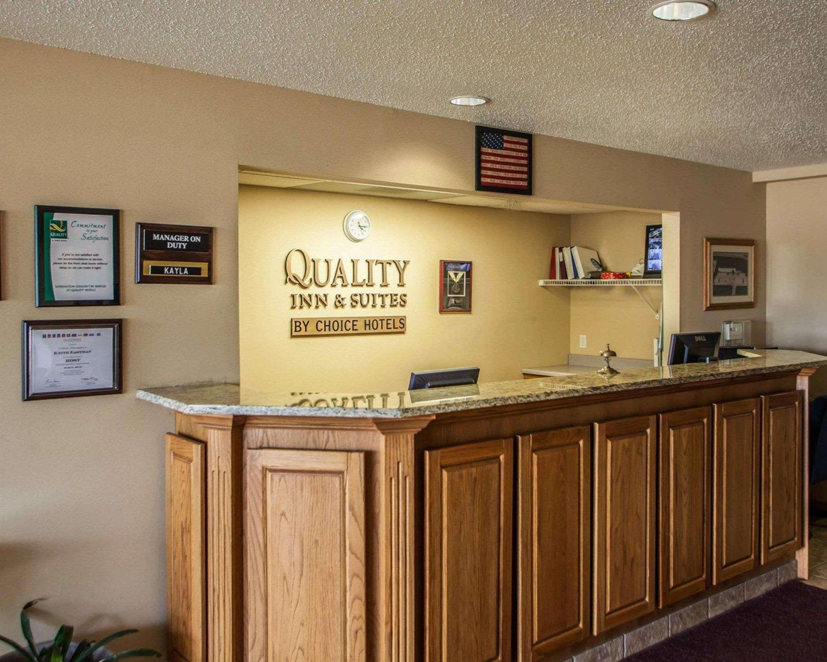 Quality Inn & Suites Eldridge Davenport North Ngoại thất bức ảnh