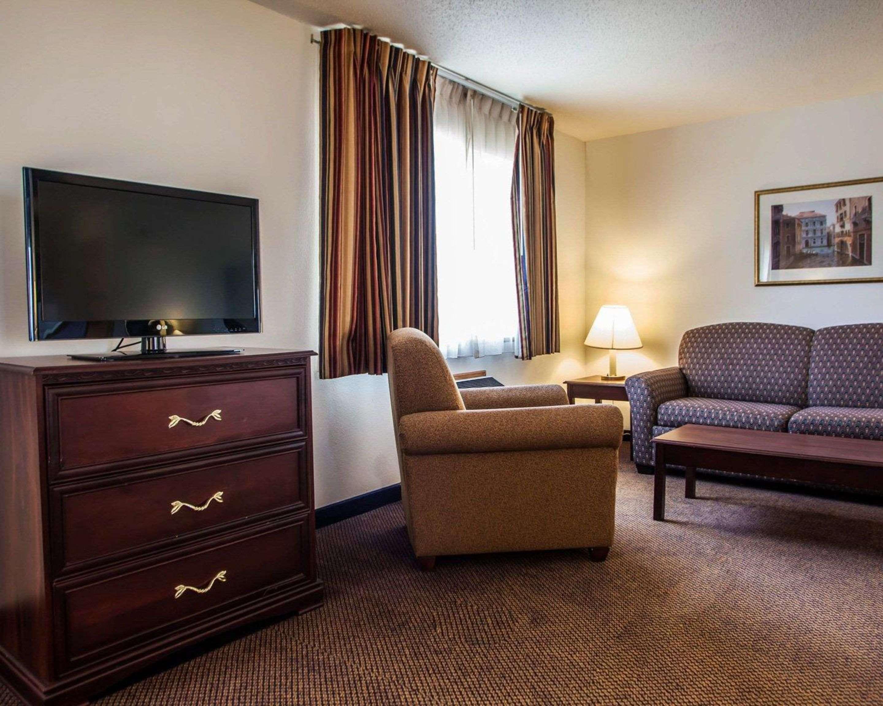 Quality Inn & Suites Eldridge Davenport North Ngoại thất bức ảnh