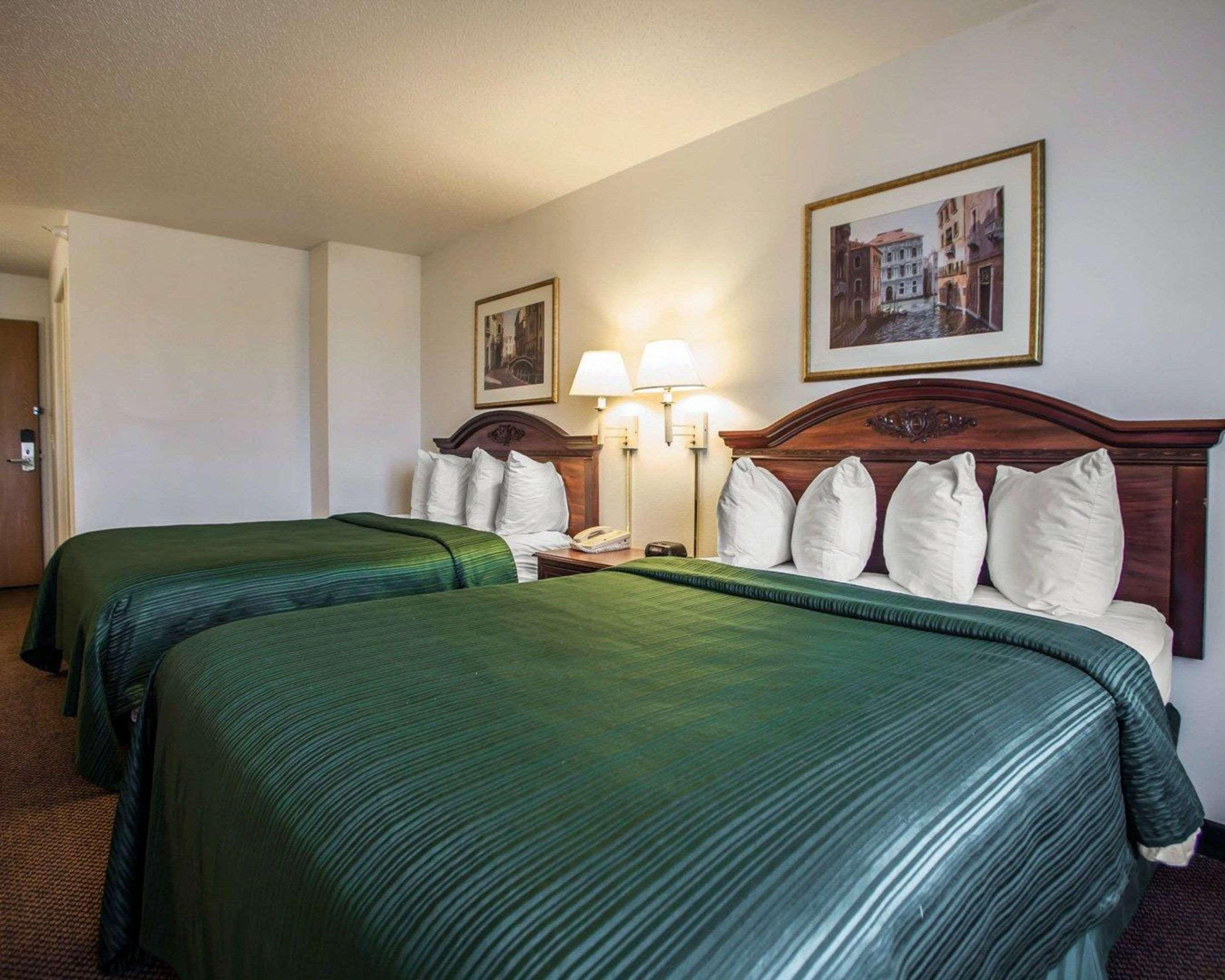 Quality Inn & Suites Eldridge Davenport North Ngoại thất bức ảnh
