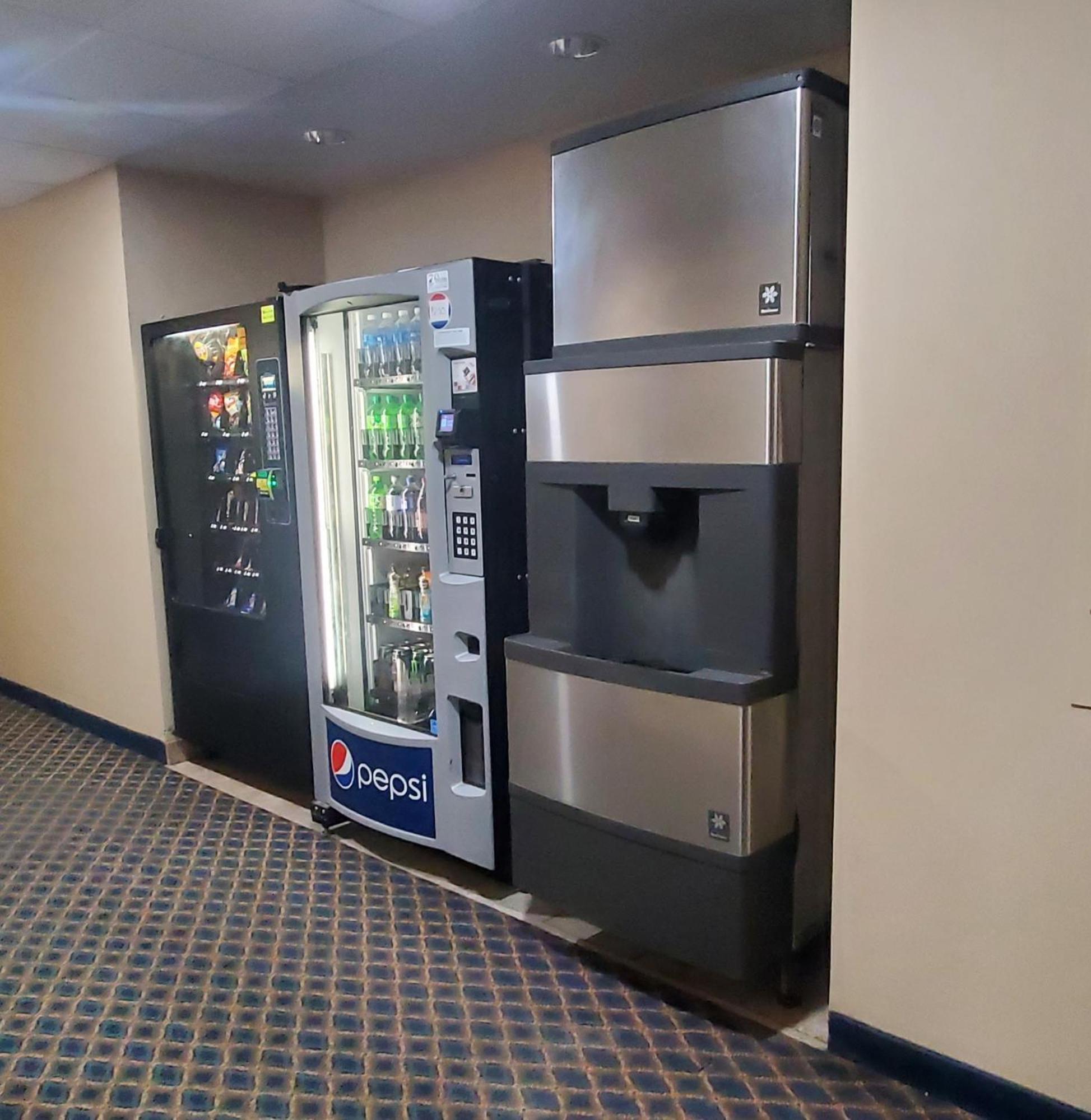 Quality Inn & Suites Eldridge Davenport North Ngoại thất bức ảnh
